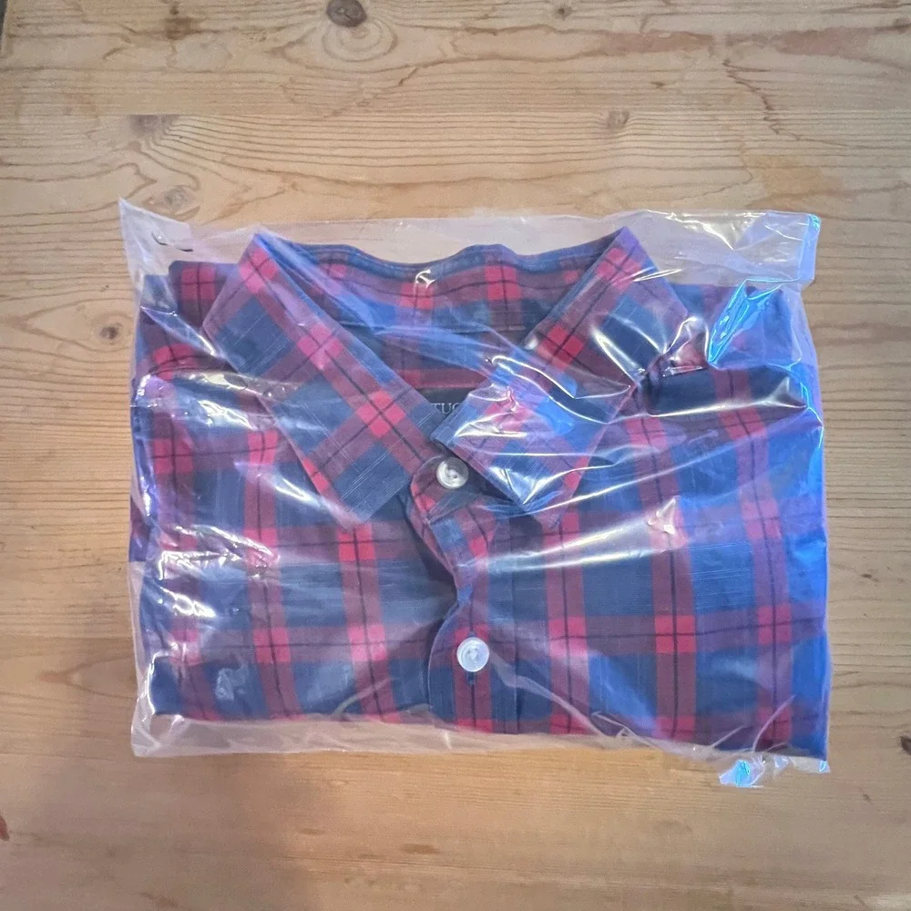 UNTUCKit Men CARMENENT 40209 Medium Long Sleeve Button Down Red Blue Plaid Shirt